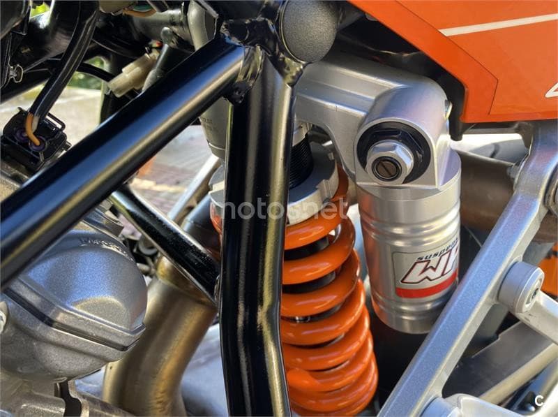 KTM 990 SUPERMOTO – Vista 8