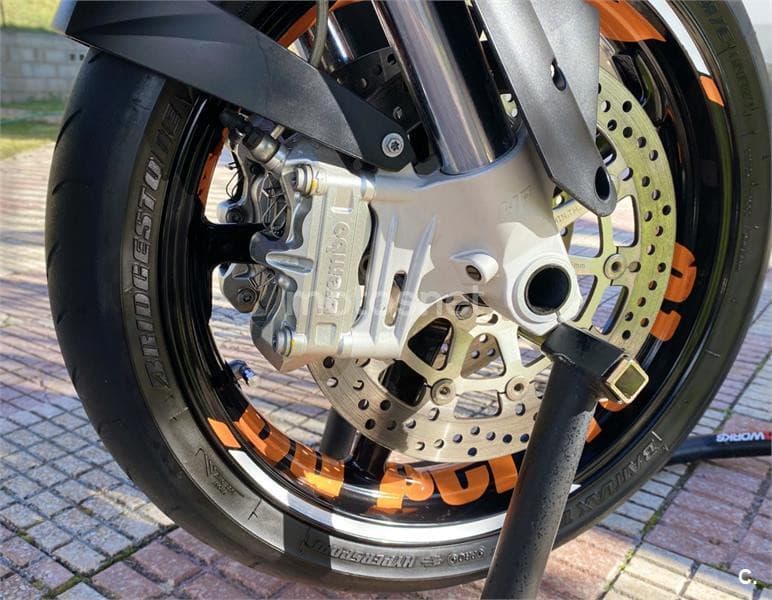 KTM 990 SUPERMOTO – Vista 9