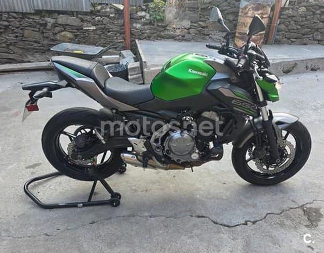 Kawasaki Z 650 – Vista 2