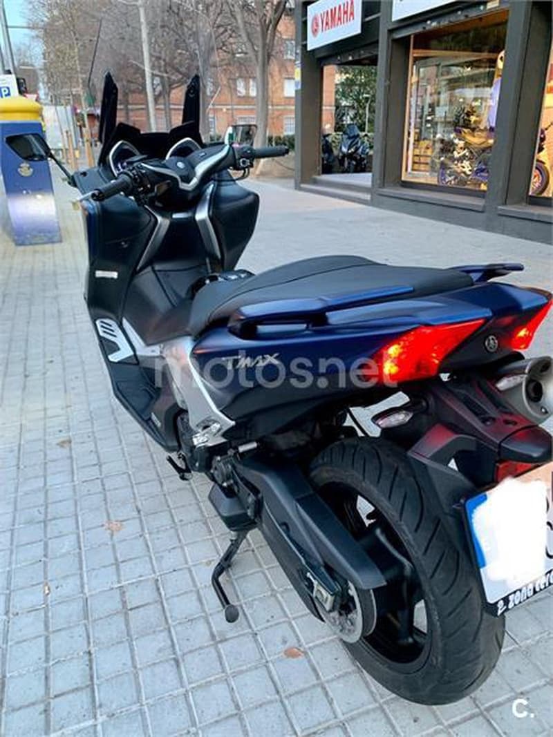 Yamaha TMAX – Vista 2