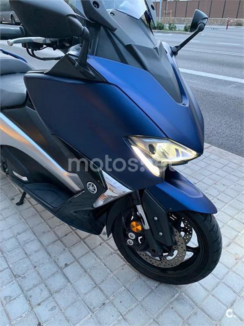 Yamaha TMAX – Vista 4