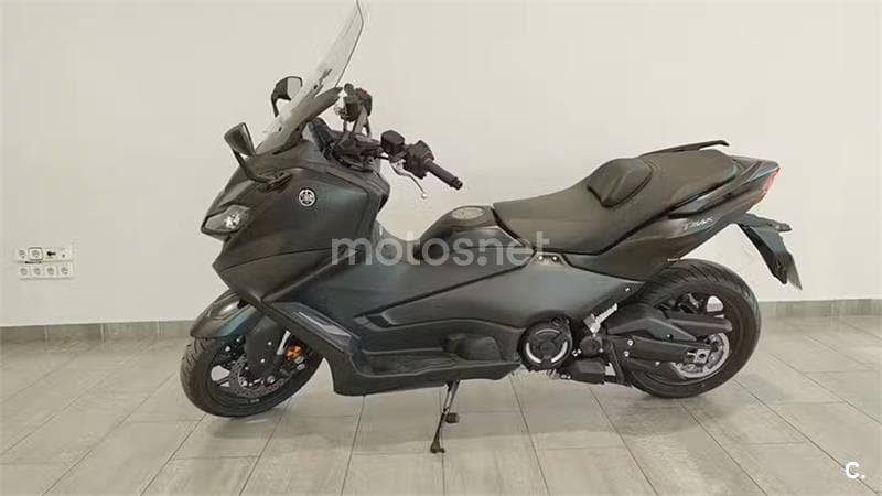 Yamaha TMAX – Vista 5