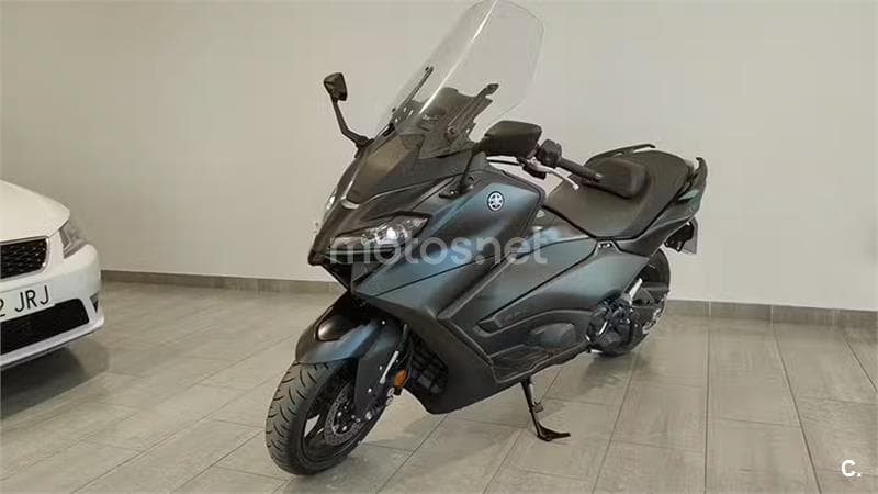 Yamaha TMAX – Vista 6