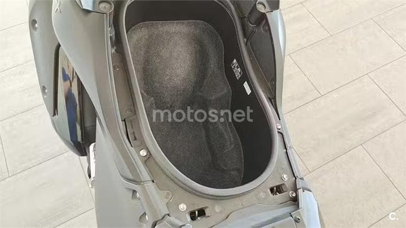 Yamaha TMAX – Vista 10