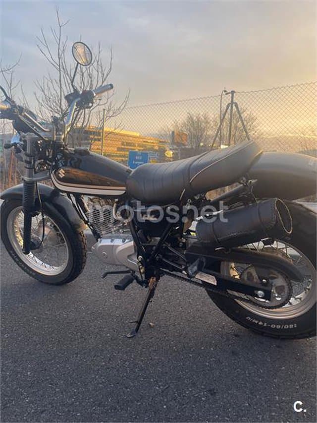 Suzuki VanVan 125 – Vista 2