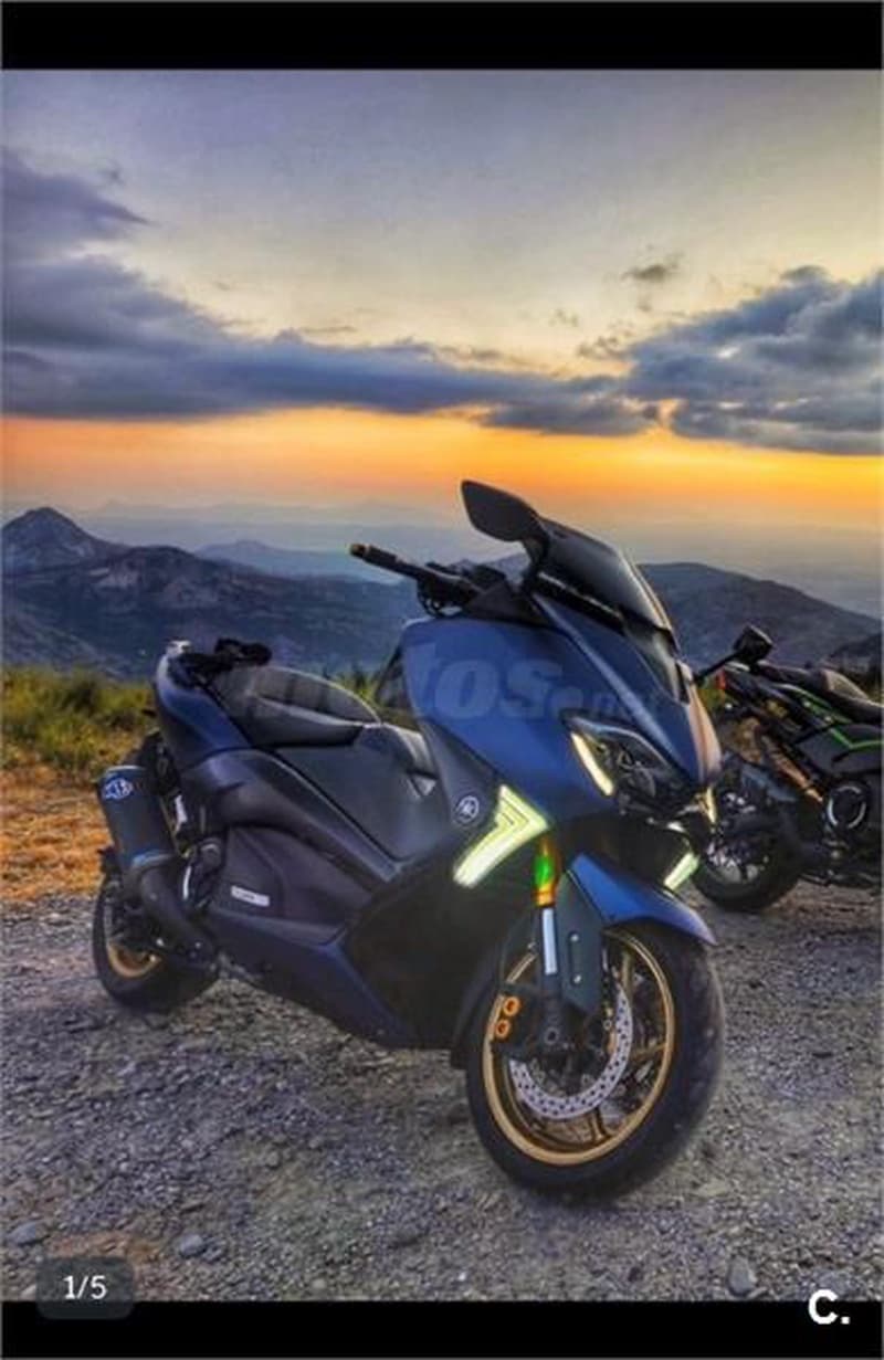 Yamaha TMAX – Vista 1
