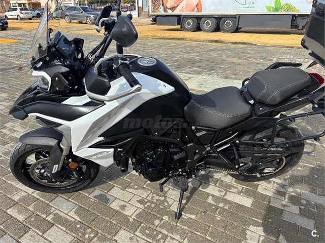 Benelli TRK 702 – Vista 2