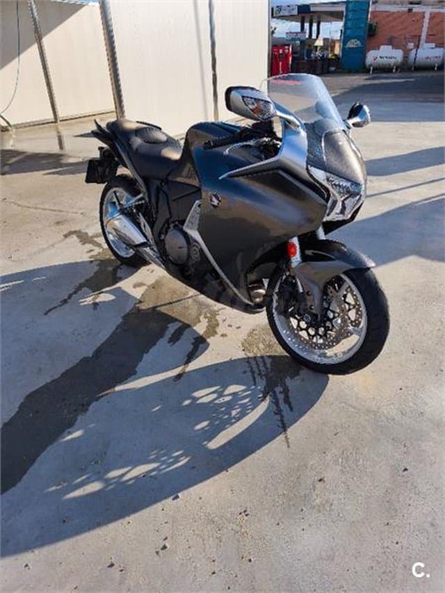 Honda VFR 1200 F – Vista 1