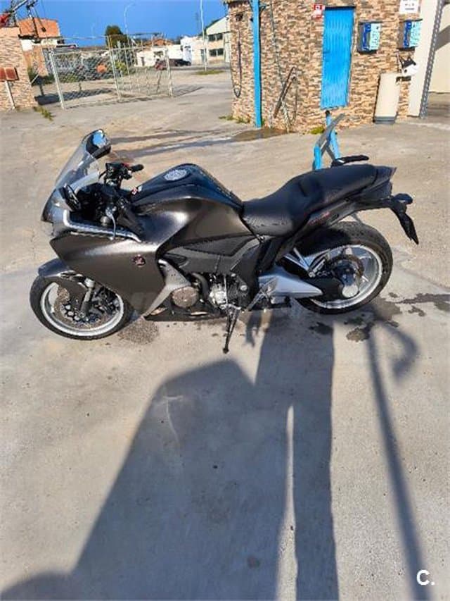 Honda VFR 1200 F – Vista 2