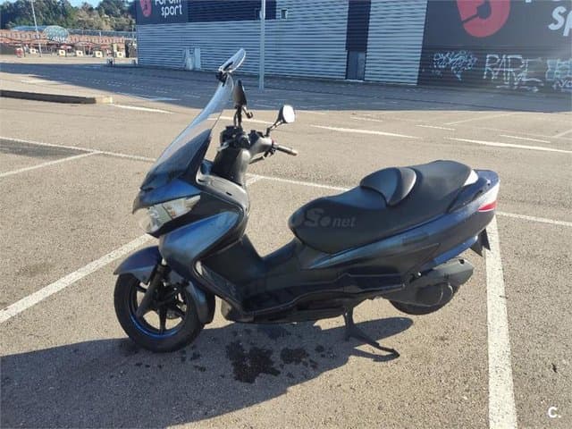 Suzuki BURGMAN 200 2100 € 2011 Bizkaia - 3