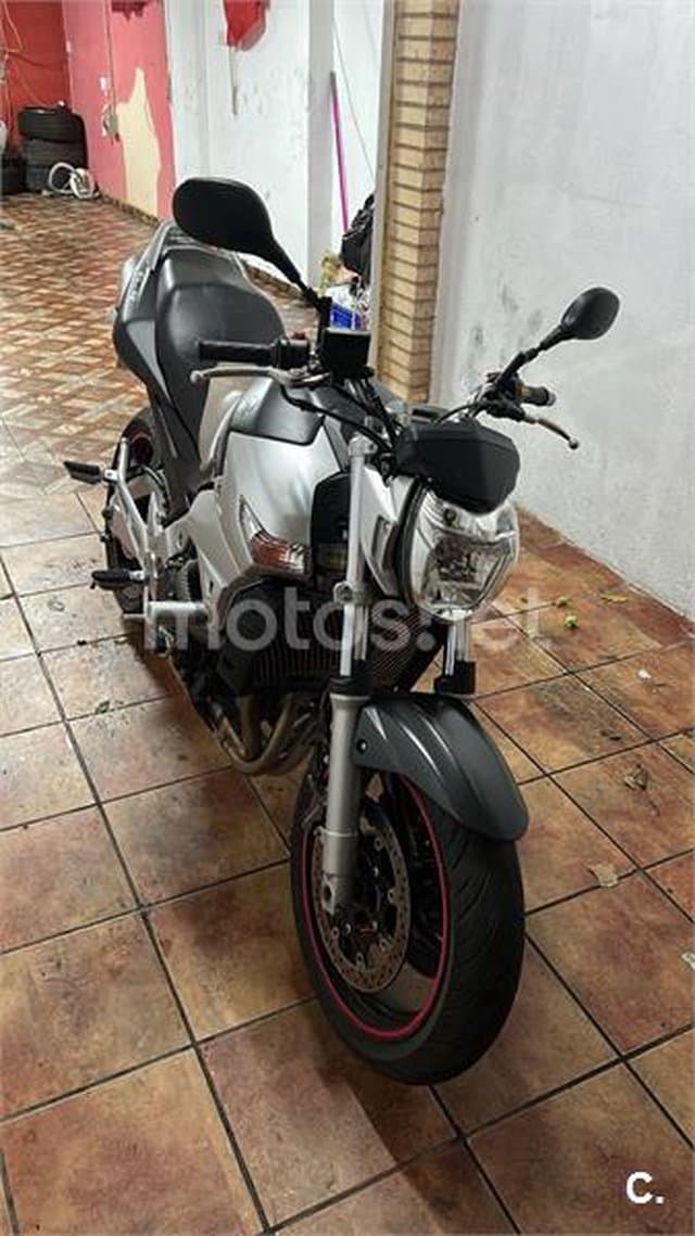 Suzuki GSR 600 2450 € 2006 Navarra - 1