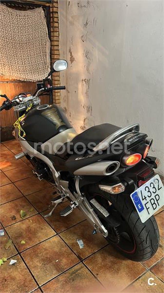 Suzuki GSR 600 2450 € 2006 Navarra - 4