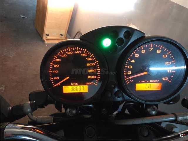 Ducati MONSTER 695 – Vista 4