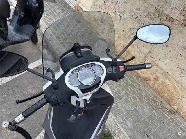 Piaggio Beverly 300 – Vista 2