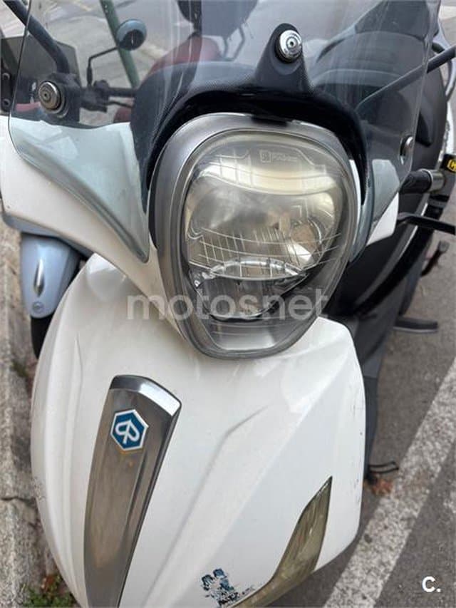 Piaggio Beverly 300 – Vista 3