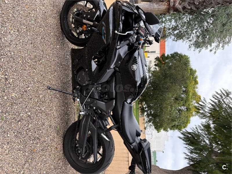 Yamaha R7 – Vista 2