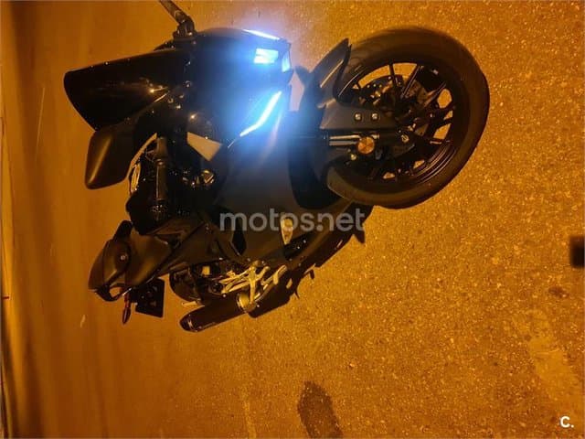 Yamaha R 125 – Vista 4