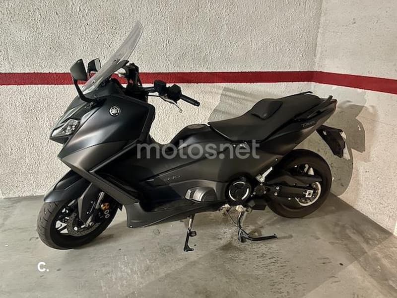 Yamaha TMAX – Vista 2