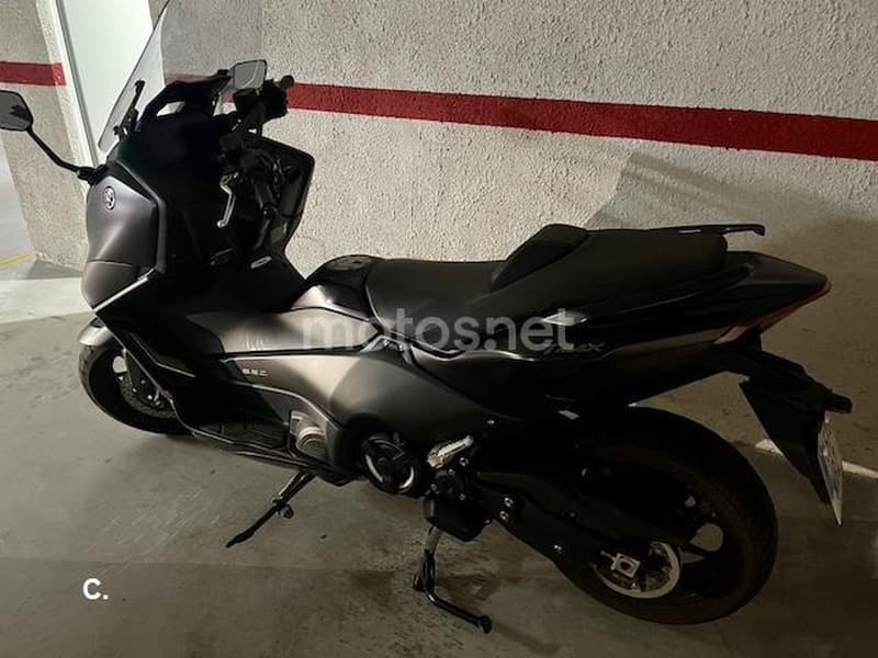 Yamaha TMAX – Vista 3
