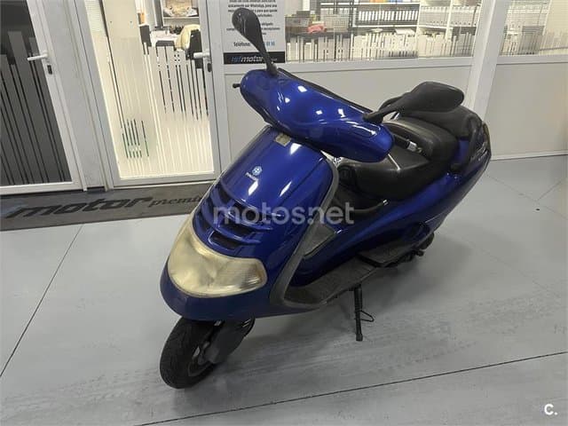 Piaggio SuperHexagon GTX 250 – Vista 3