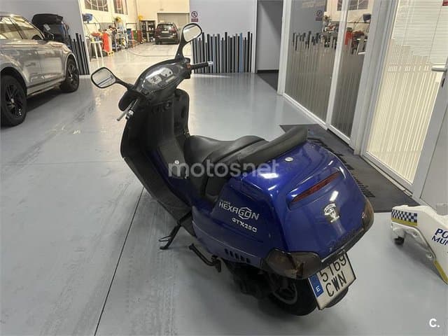 Piaggio SuperHexagon GTX 250 – Vista 5