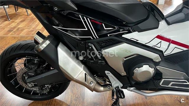 Honda X-ADV – Vista 4