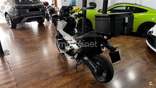 Honda X-ADV – Vista 10