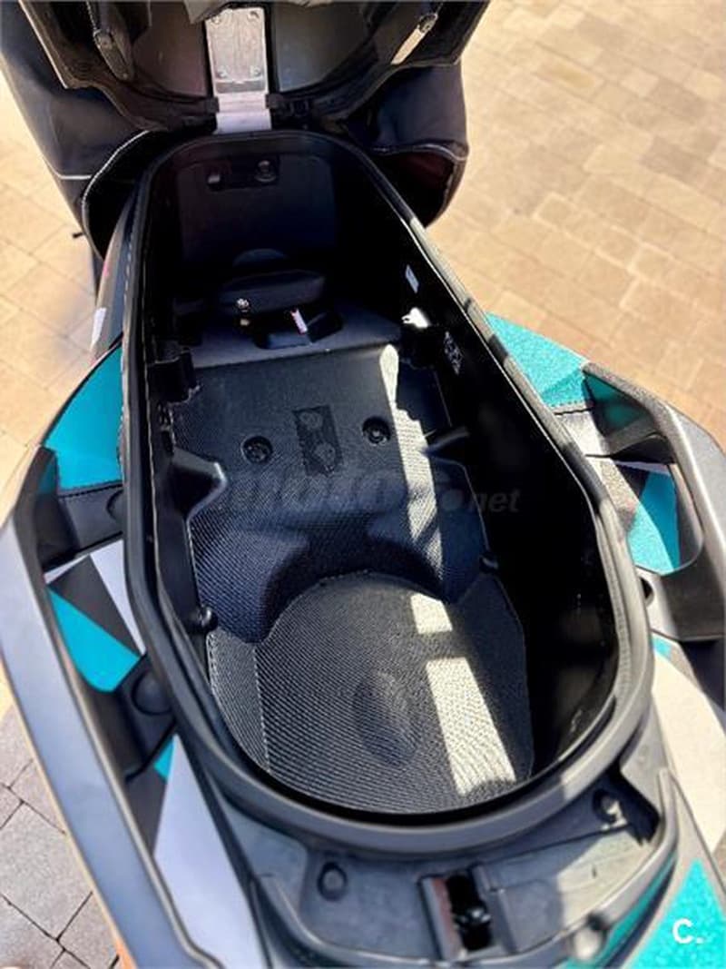 Yamaha XMAX 300 – Vista 8