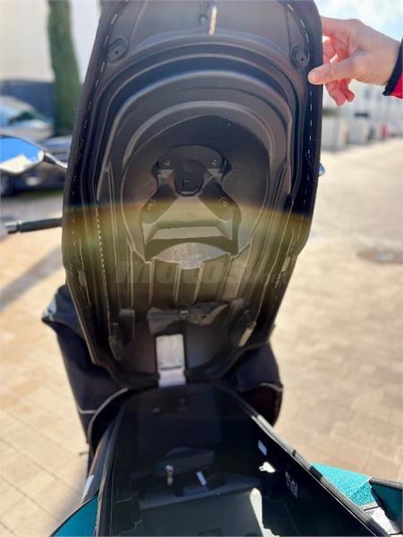 Yamaha XMAX 300 – Vista 9