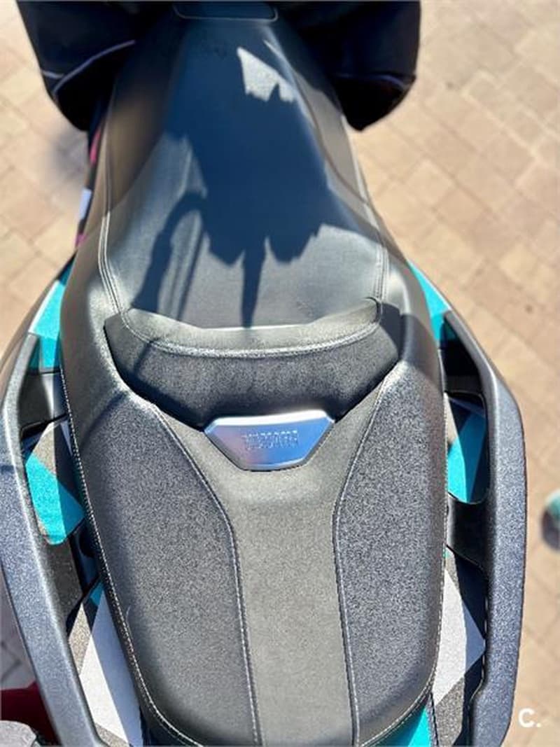 Yamaha XMAX 300 – Vista 10