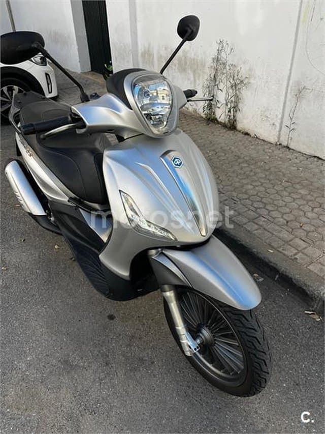 Piaggio Beverly 300 2500 € 2018 Sevilla - 1
