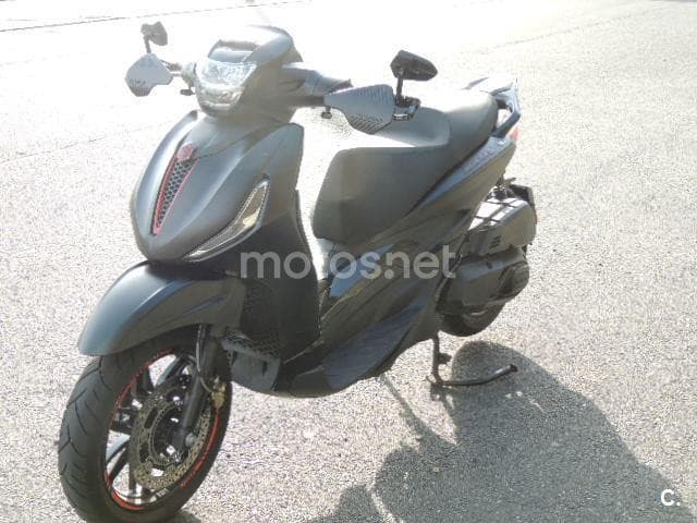 Piaggio Beverly – Vista 2