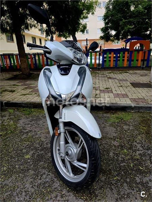 Honda SCOOPY SH125i ABS 2450 € 2017 Málaga - 1