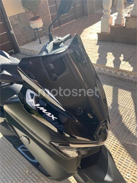 Yamaha NMAX – Vista 9