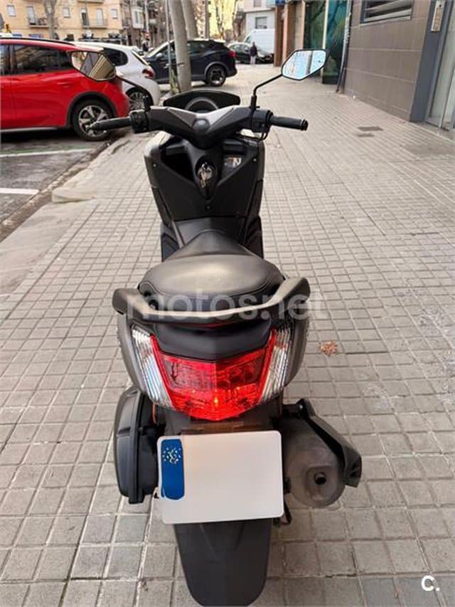 Yamaha NMAX – Vista 9