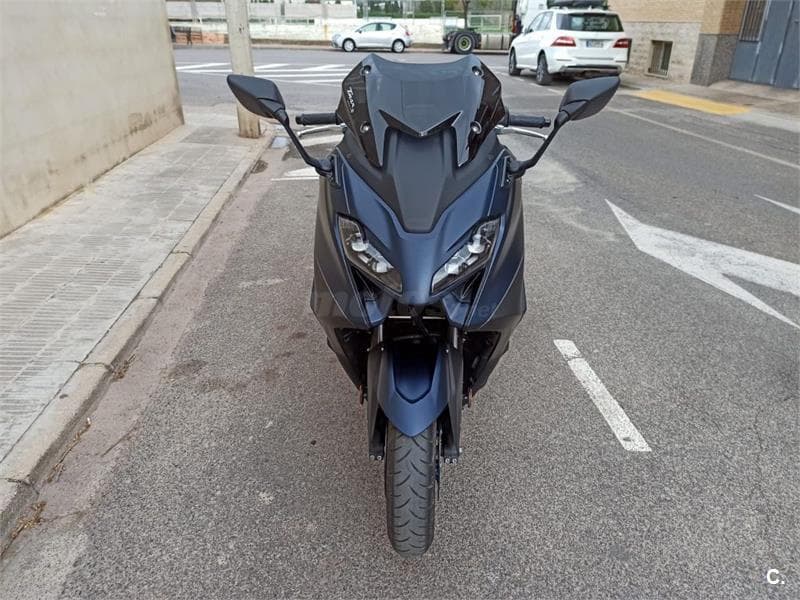 Yamaha TMAX – Vista 3