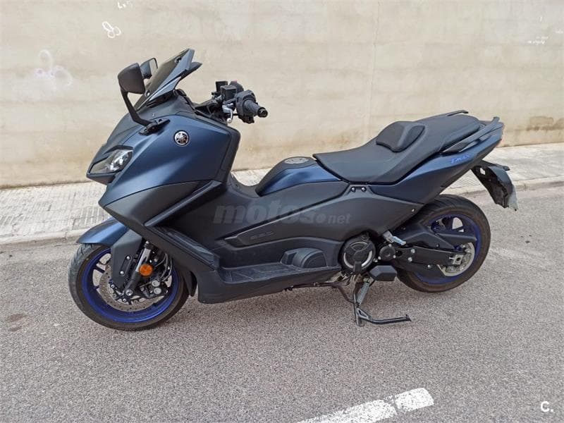 Yamaha TMAX – Vista 4