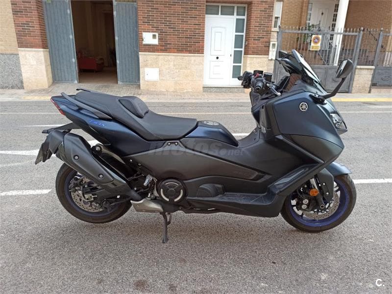 Yamaha TMAX – Vista 5