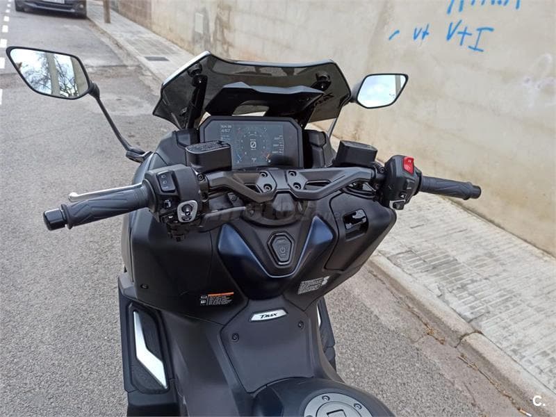 Yamaha TMAX – Vista 6