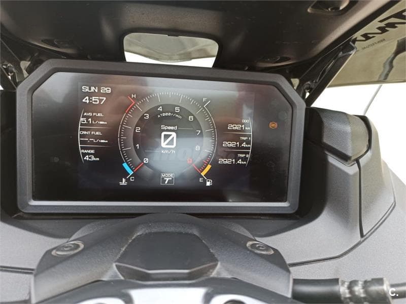 Yamaha TMAX – Vista 7