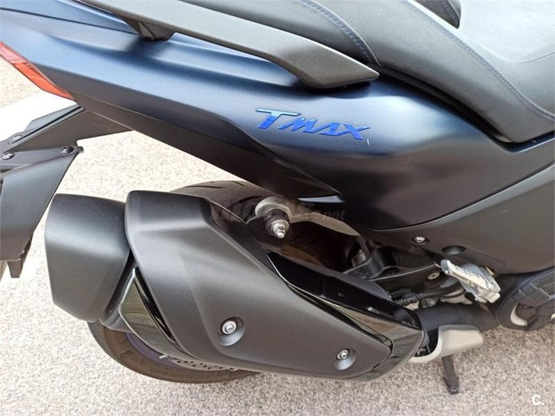 Yamaha TMAX – Vista 8