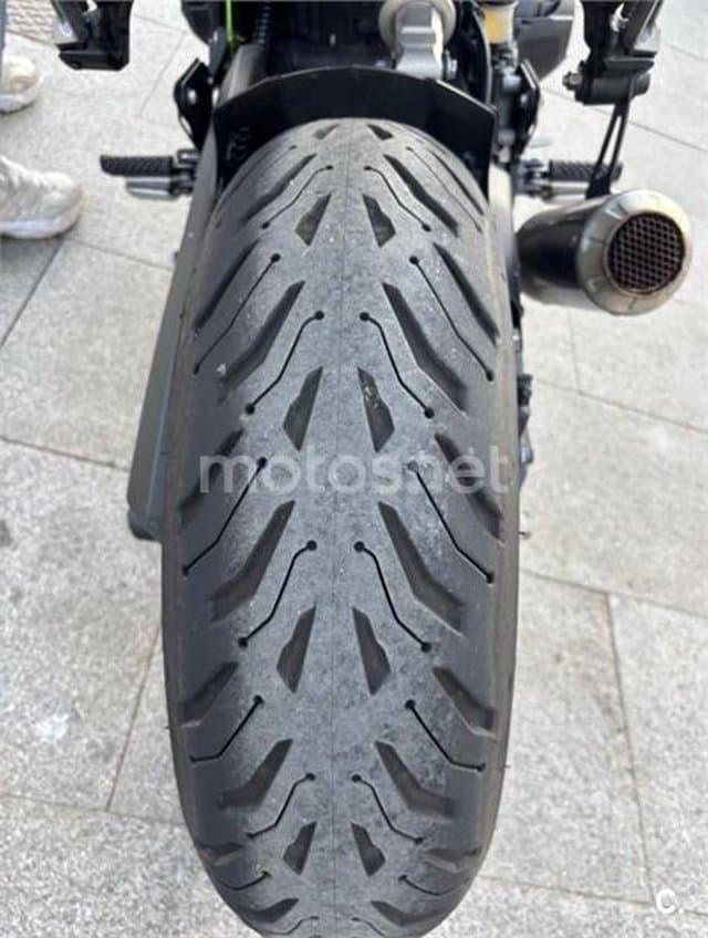 Kawasaki Z 900 – Vista 7