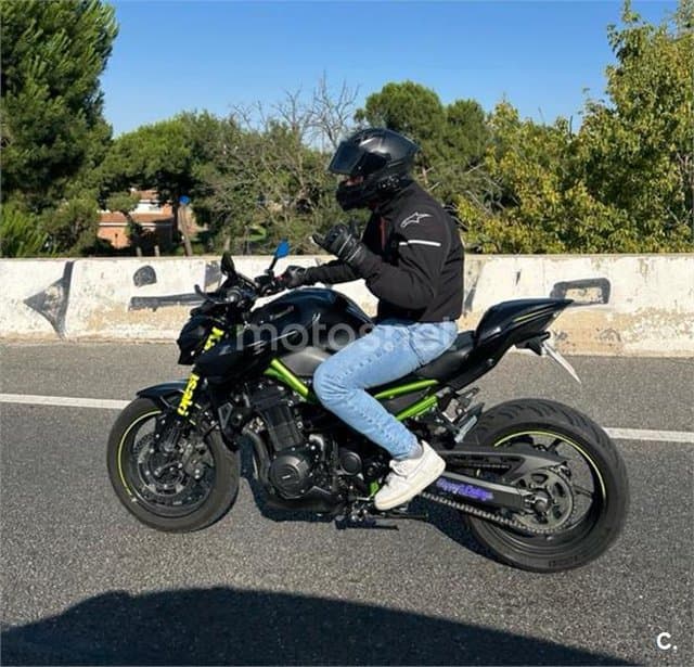 Kawasaki Z 900 – Vista 10