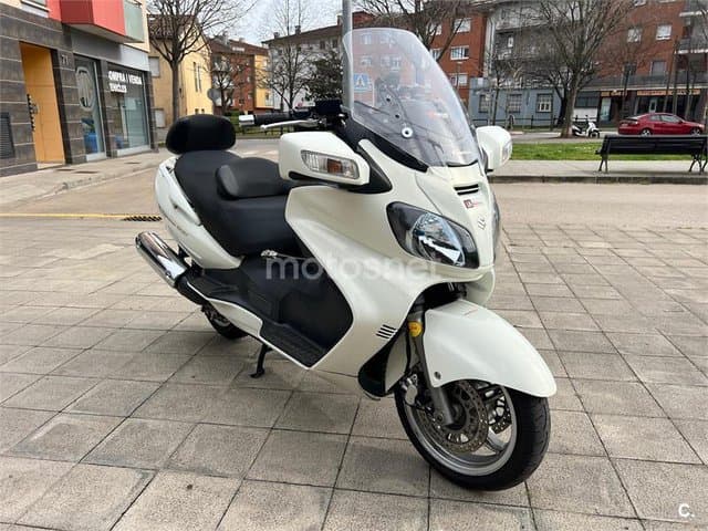 Suzuki BURGMAN 650 Executive 3650 € 2012 Girona - 6