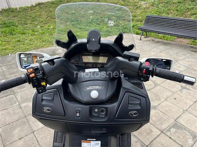 Suzuki BURGMAN 650 Executive 3650 € 2012 Girona - 7
