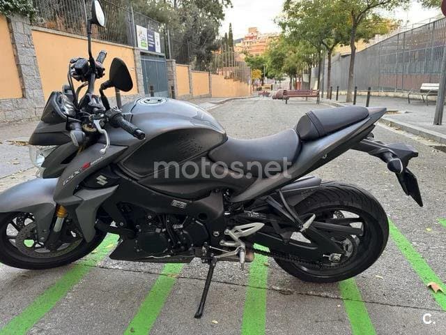Suzuki GSX-S – Vista 4