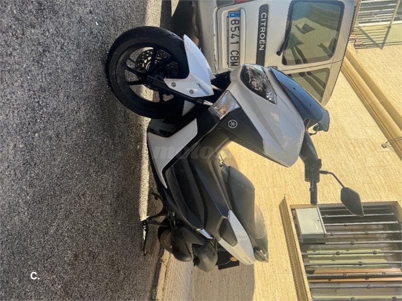 Yamaha NMAX – Vista 2