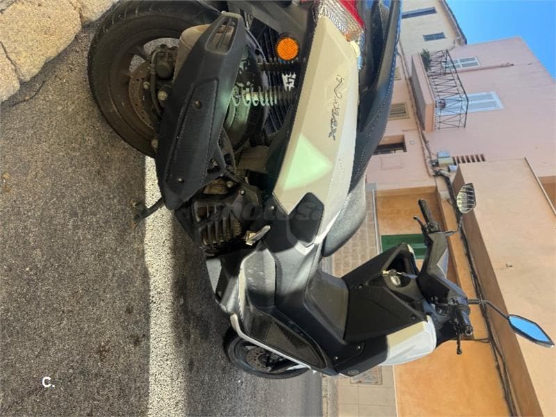 Yamaha NMAX – Vista 3
