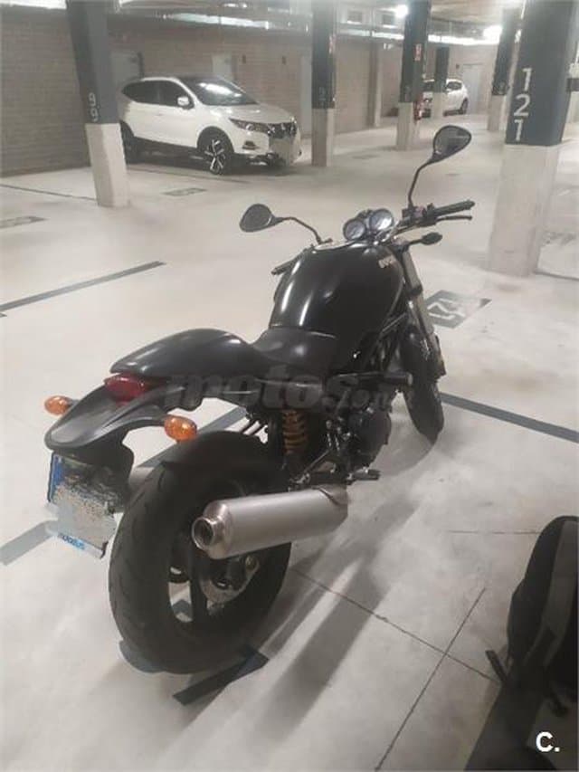 Ducati MONSTER 695 – Vista 1