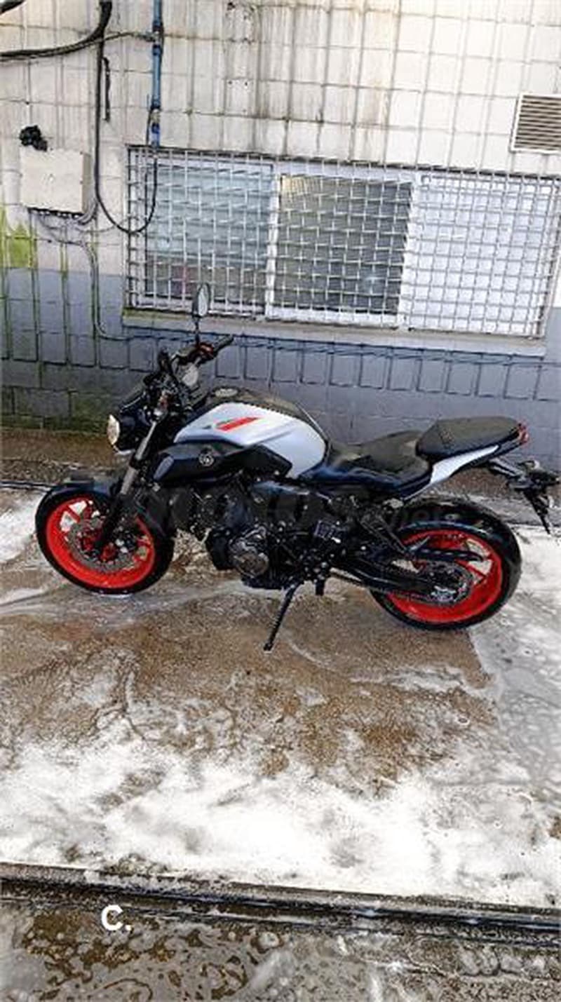 Yamaha MT-07 – Vista 1